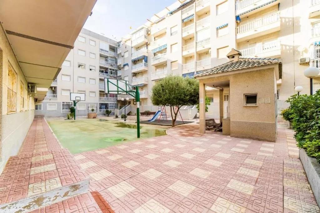 Mila Sloneczny Apartament W Torrevieja Centrum Εξωτερικό φωτογραφία